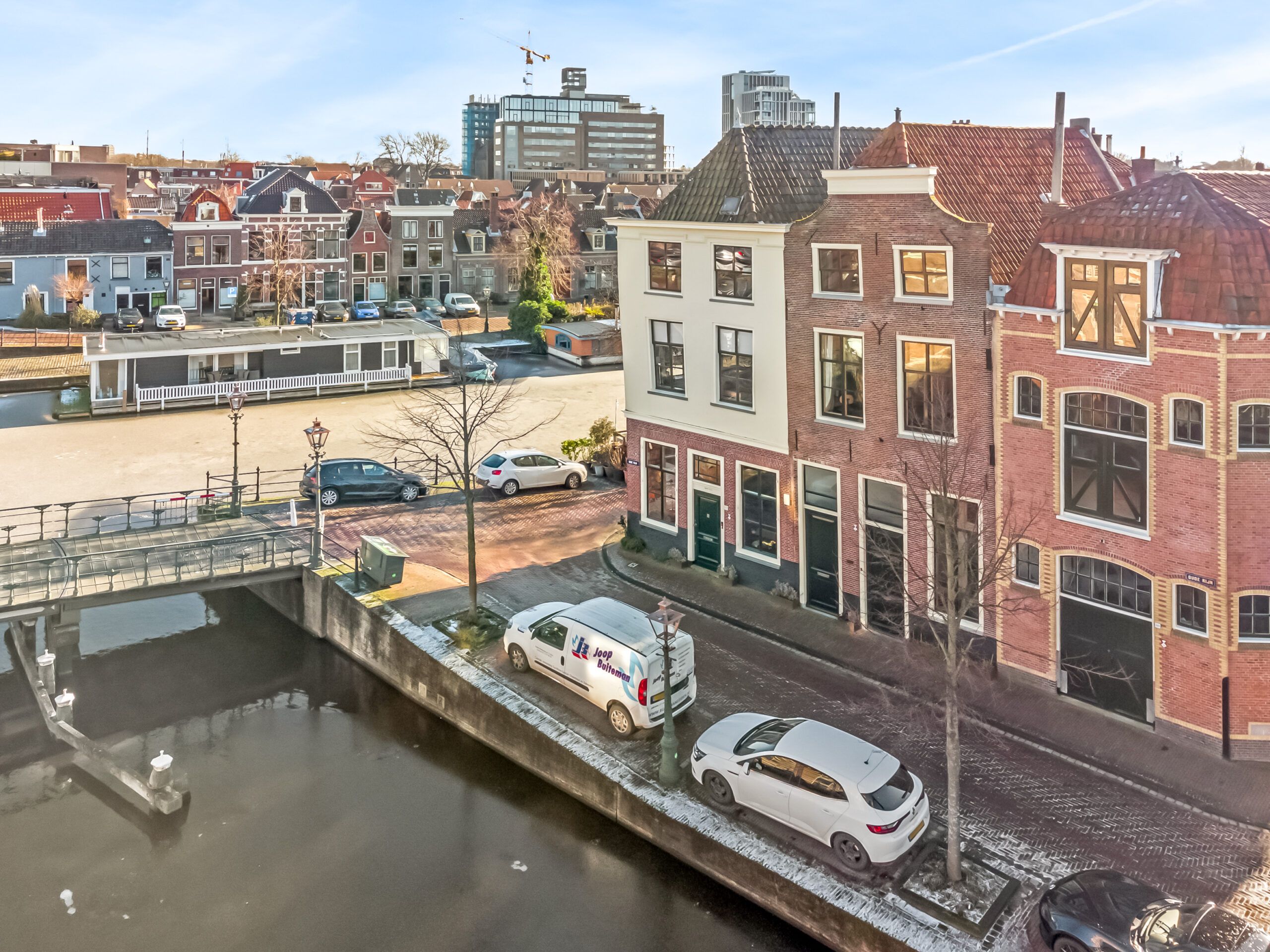 Oude Rijn 93/hoek Herengracht 136 - Leiden